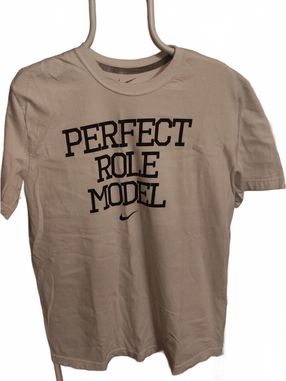 Nike L T-shirt - perfect role model - white - EUC